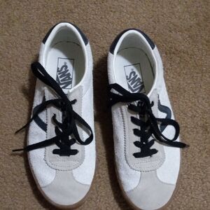 Vans Classic White and Black Off The Wall Sneakers Sz.7Mens Sz.8.5 Womans